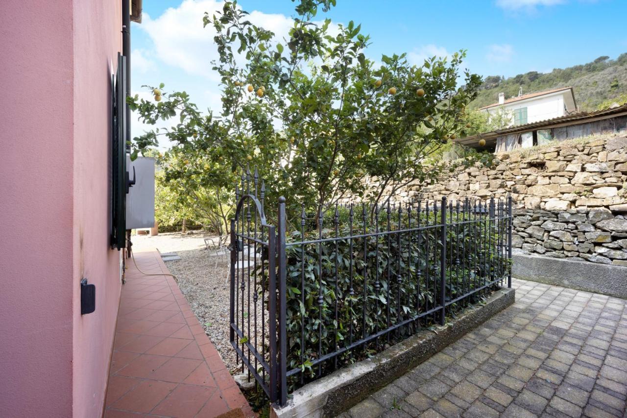 Maison Laura Diano Borello Exterior photo